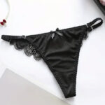 Μαύρο string με δαντέλα