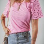 Ροζ μπλούζα με φλοράλ κέντημα στα μανίκια