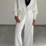 Σετ λευκή φόρμα με ρίγα