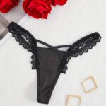 String μαύρο με cut outs και δαντέλα