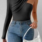 Μαύρη μπλούζα με ενα μανίκι