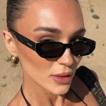 Γυαλιά ηλίου μαύρα ορθογώνια με chunky σκελετό