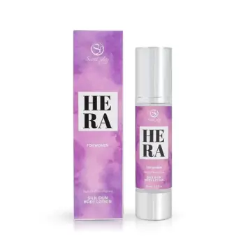 Hera Silky Skin γυναικεία λοσιόν σώματος 50 ml με εκχύλισμα τρούφας, airless συσκευασία και floral fruity άρωμα αχλάδι Anjou, γαρδένια και μαύρη βανίλια