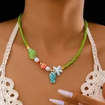 Κολιέ με πράσινες χάντρες και καλοκαιρινά charms