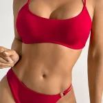 Κόκκινο bikini μπουστάκι με χρυσό κρίκο