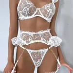 Λευκό σετ εσωρούχων με δαντέλα και καλτσοδέτες