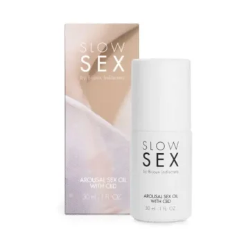 Slow Sex λάδι κάνναβης για μασάζ με CBD 30ml, με φυσικά εκχυλίσματα και οικολογική συσκευασία.