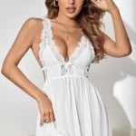 Μαύρο lace κορμάκι με choker και ζαρτιέρες