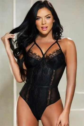 Μαύρο δαντελένιο κορμάκι hollow out