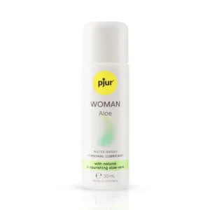 Λιπαντικό νερού pjur Woman Aloe με αλόη βέρα για γυναικείο δέρμα σε συσκευασία τριάντα χιλιοστόλιτρων.